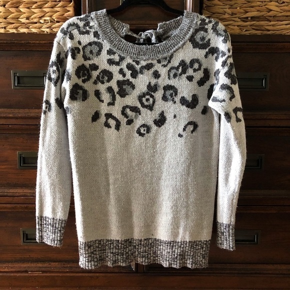 Skies are Blue gray Leopard print knit sweater in size L - Picture 1 of 7